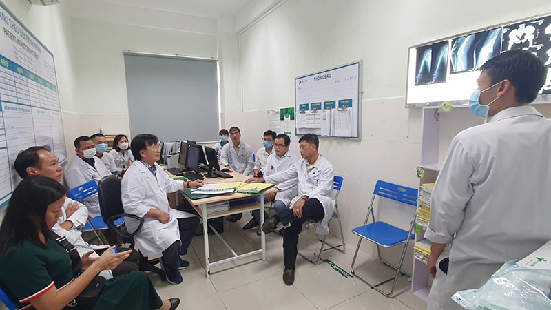 Chuyên gia hàng đầu thế giới về chỉnh hình chia sẻ kinh nghiệm với bác sĩ Cần Thơ 1 dc4450938c