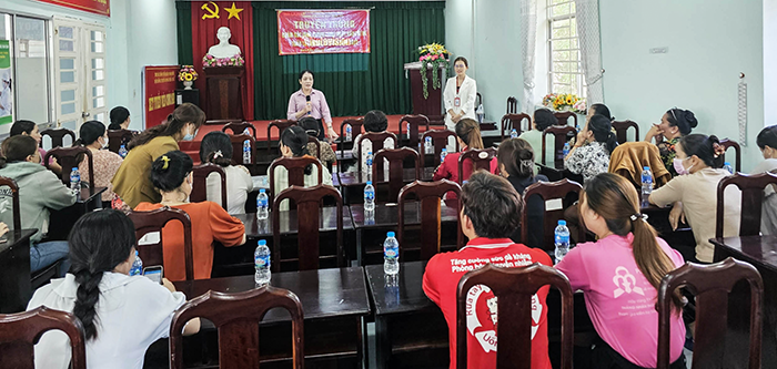 Truyền thông về chăm sóc, dinh dưỡng 1.000 ngày vàng đầu đời của trẻ 1 a0f23ed410