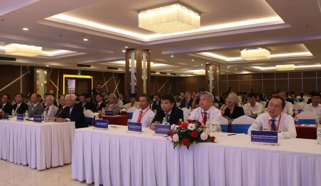 Chuyển giao phẫu thuật cột sống xâm nhập tối thiểu 1 5318f14384