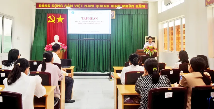 Tập huấn về điều trị, tầm soát giang mai cho phụ nữ mang thai 2 333f1a77d4