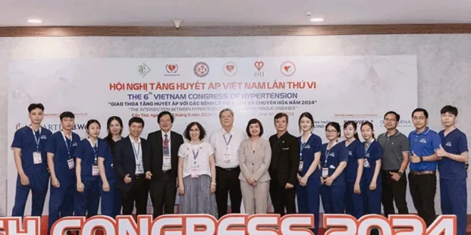 FPT Long Châu - “Cánh tay nối dài” trong quá trình truyền tải thông tin chăm sóc sức khỏe y tế đúng cách 2 1718463968