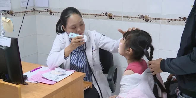 Những dấu hiệu sốt xuất huyết biến chứng nặng cần nhập viện ngay 2 1718510641